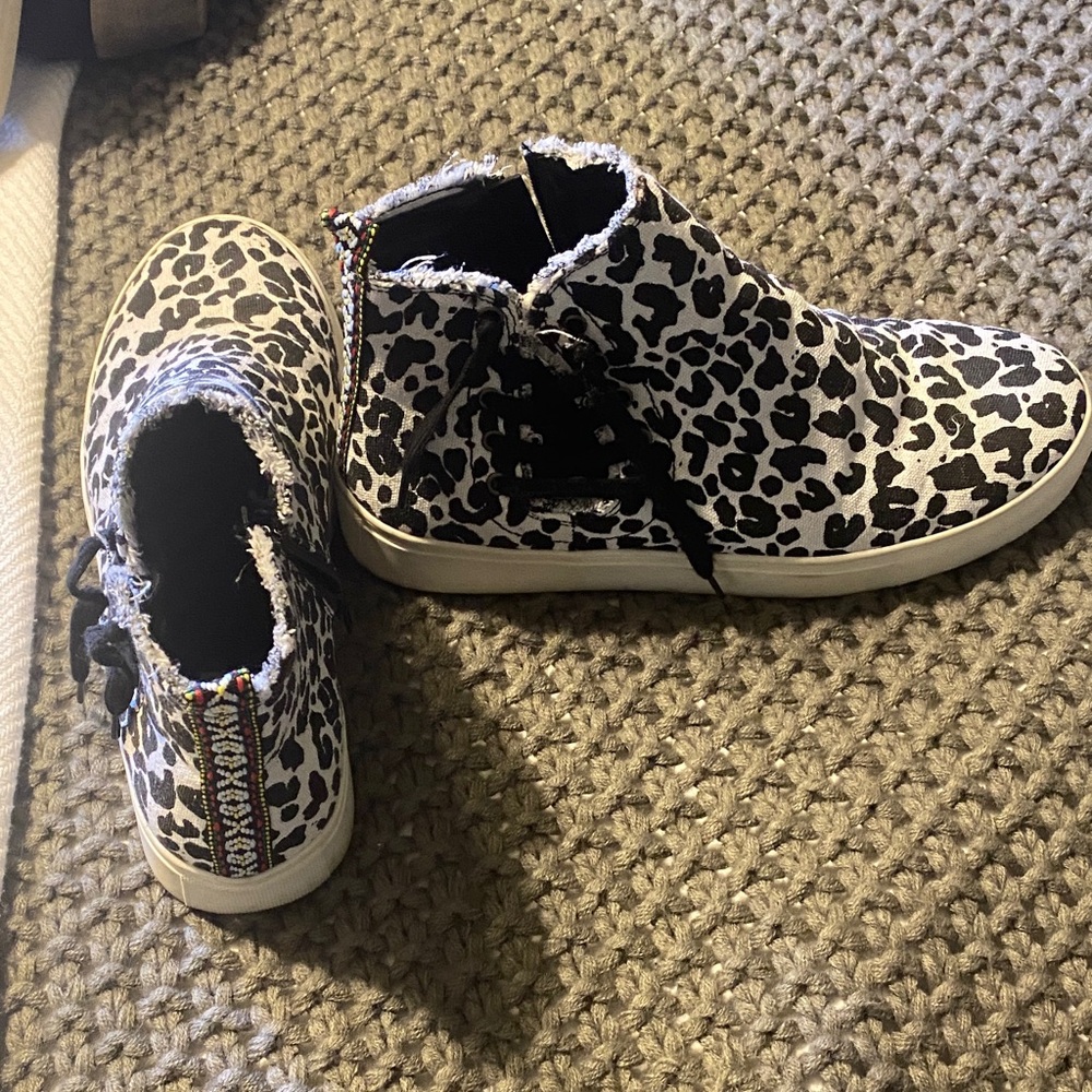 Very G Black and White Leopard Print Sneakers